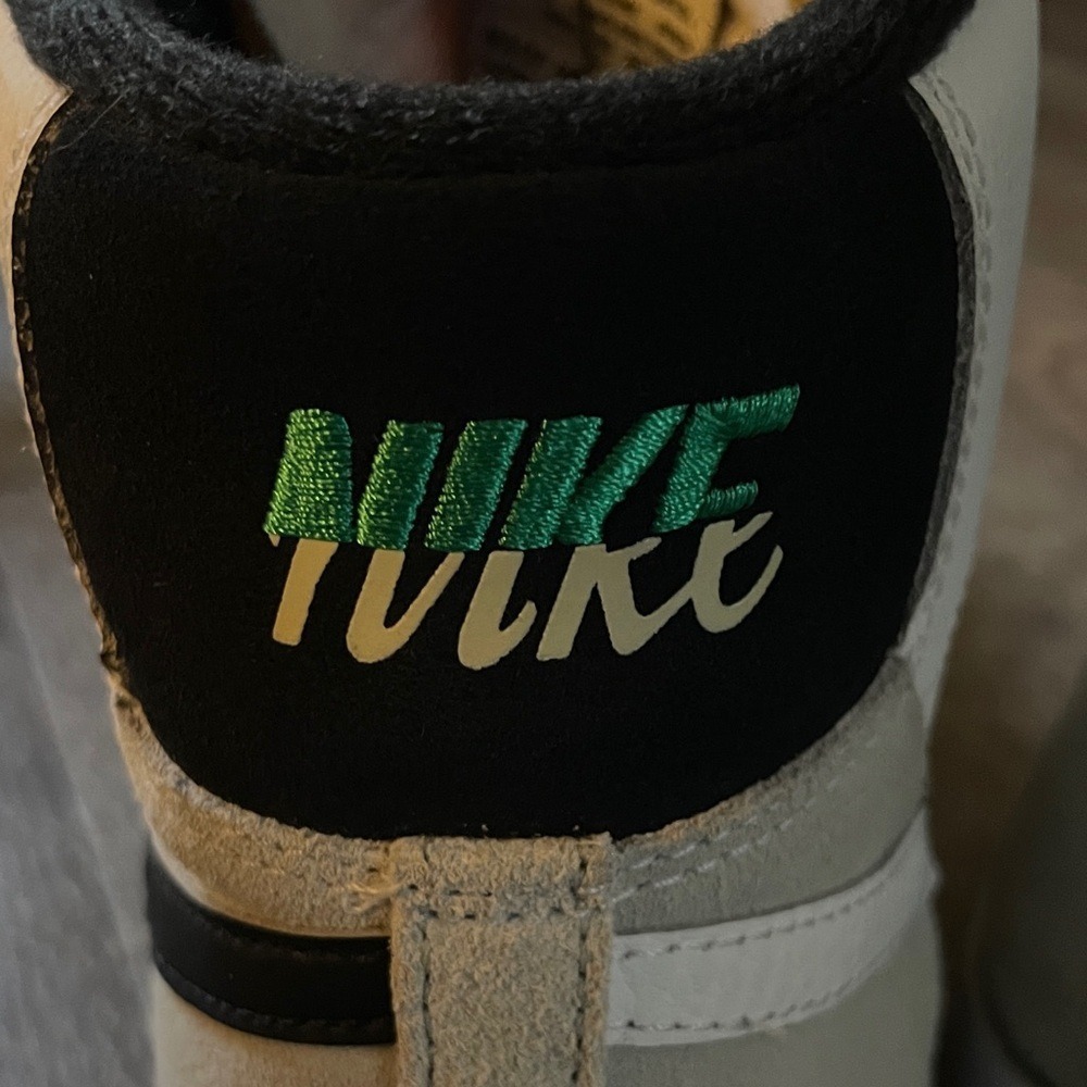 Nike Blazer Mid 77 White Black Green Split Logo High Top Sneakers Mens - Picture 6 of 10
